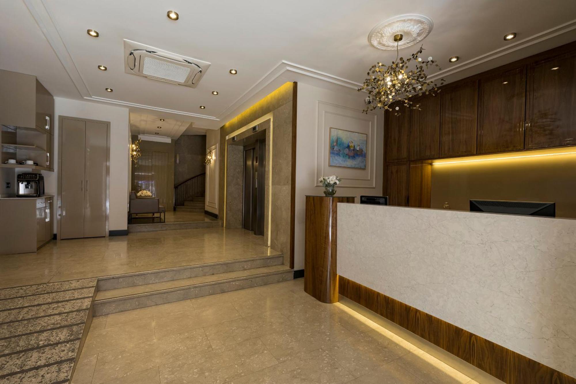 Continental Hotel Pera — Photos 1